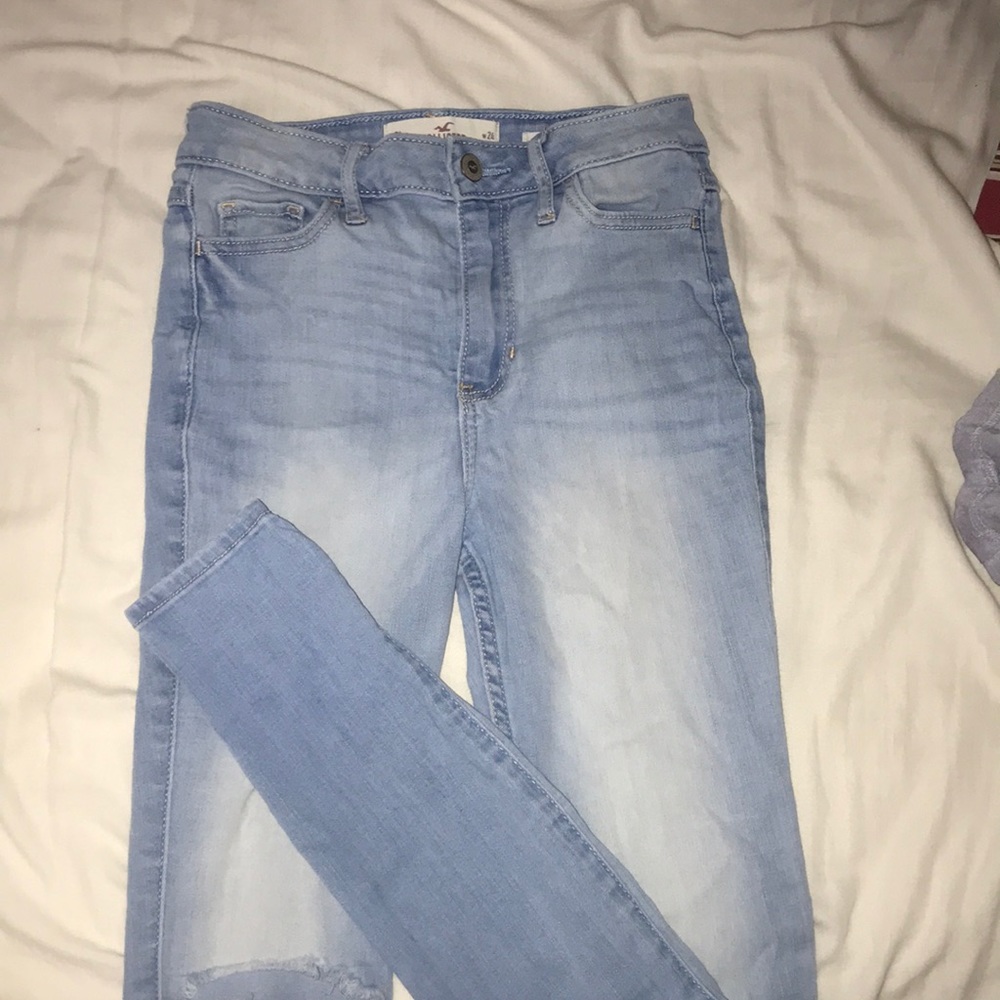 HOLLISTER HIGH RISE SKINNY JEANS